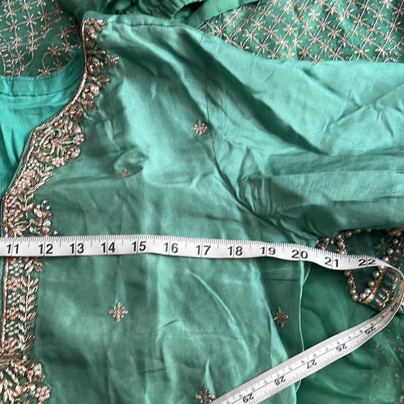 Beautiful sharara salwar Kameez - Picture 13 of 15